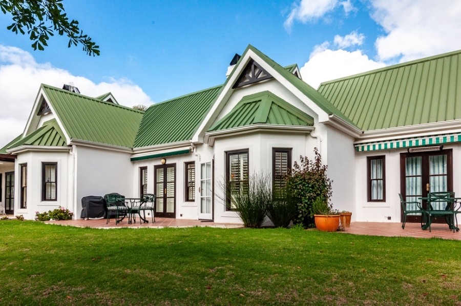 To Let 1 Bedroom Property for Rent in Fancourt Western Cape